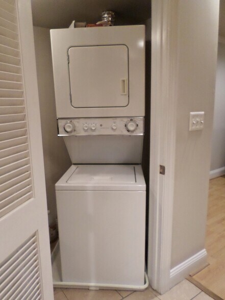 In-Unit Washer and Dryer - 1300 Taylor St NW