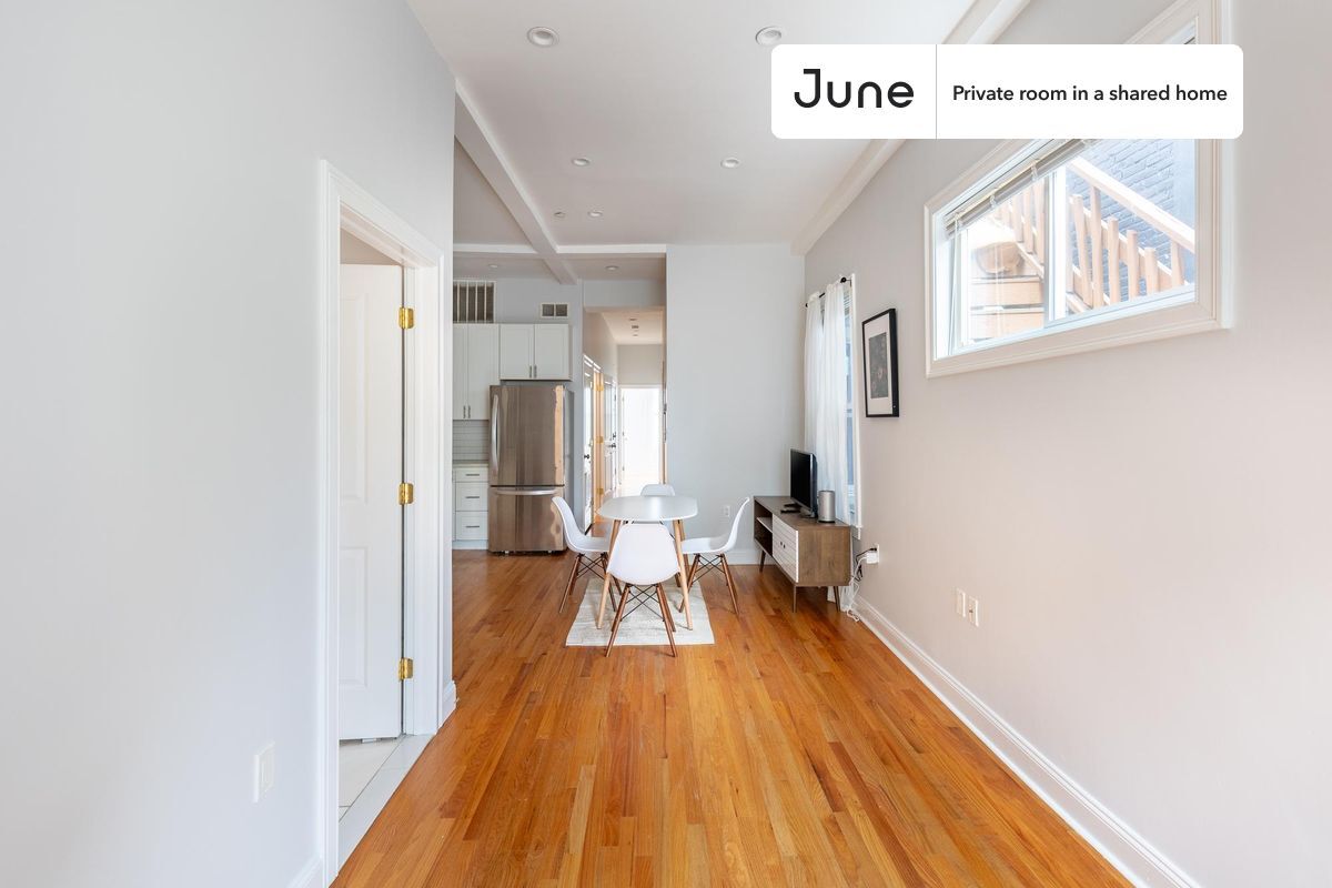 Building Photo - Room in Shared 3 bed/2 bath home