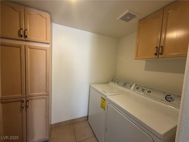Building Photo - 9639 Silver City Dr