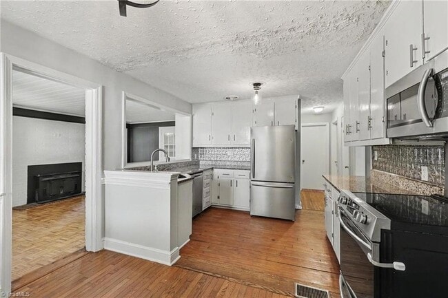 Building Photo - 1249 Wedgewood Dr