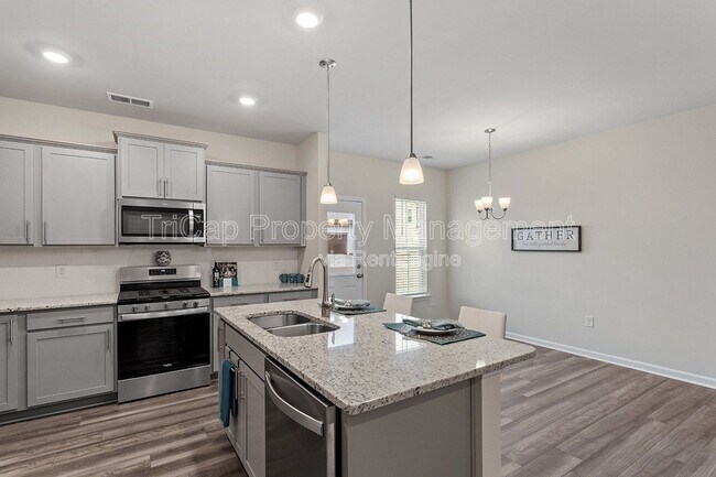 Building Photo - 416 Glen Clova Dr