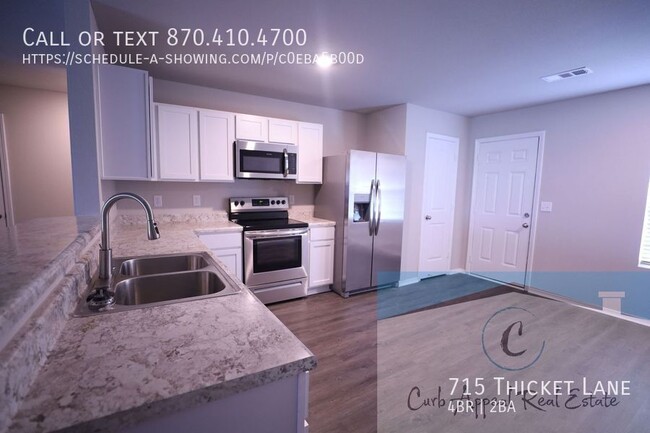 Building Photo - 715 Thicket Ln