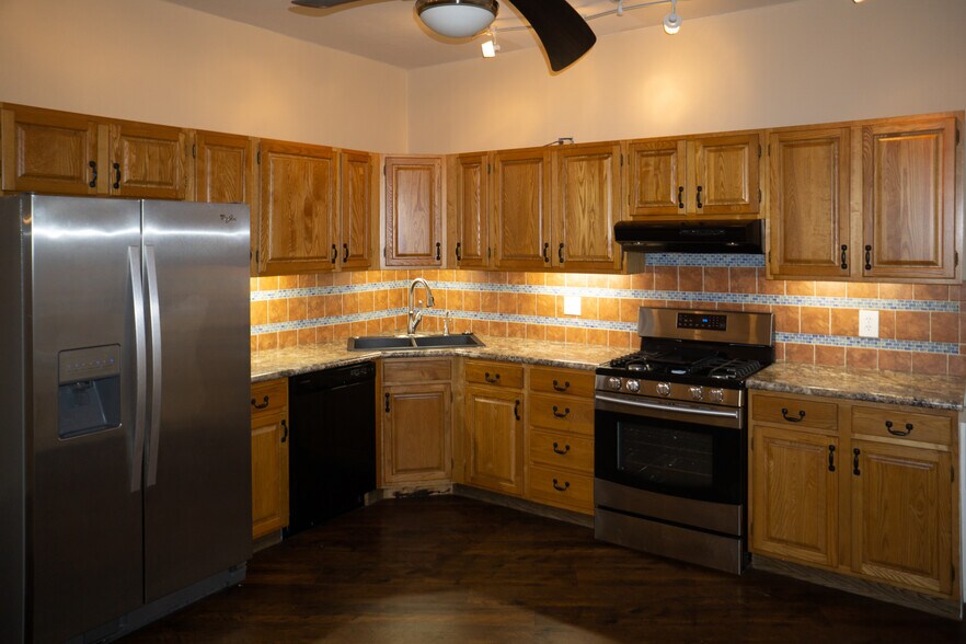 Building Photo - 3173 Portis Ave