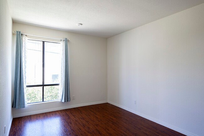 Building Photo - 14539 Benefit St