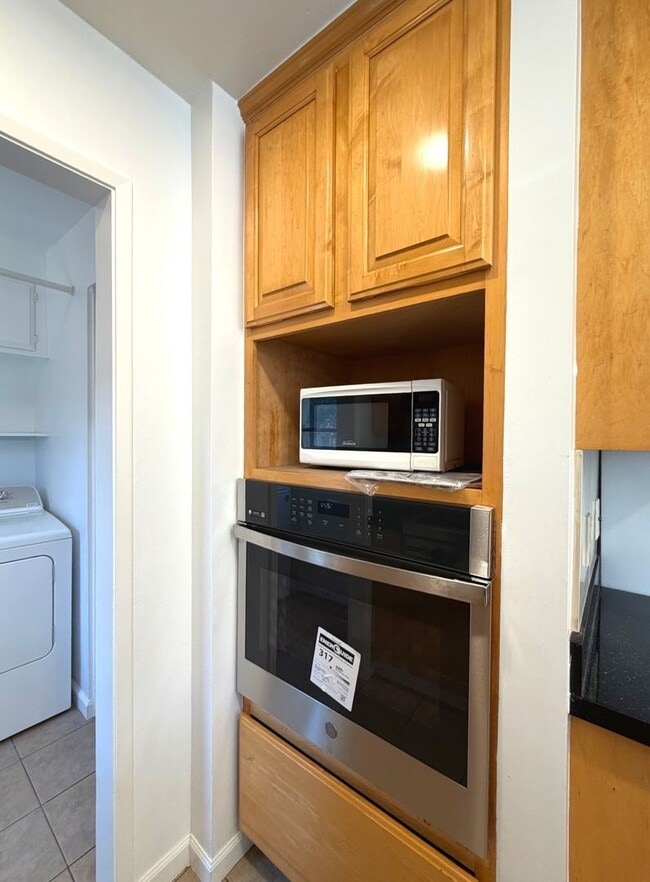 Building Photo - REMODELED LARGE 1600sf 4BR/2BA 3PK ?Miramonte Gardens AVAIL NOW