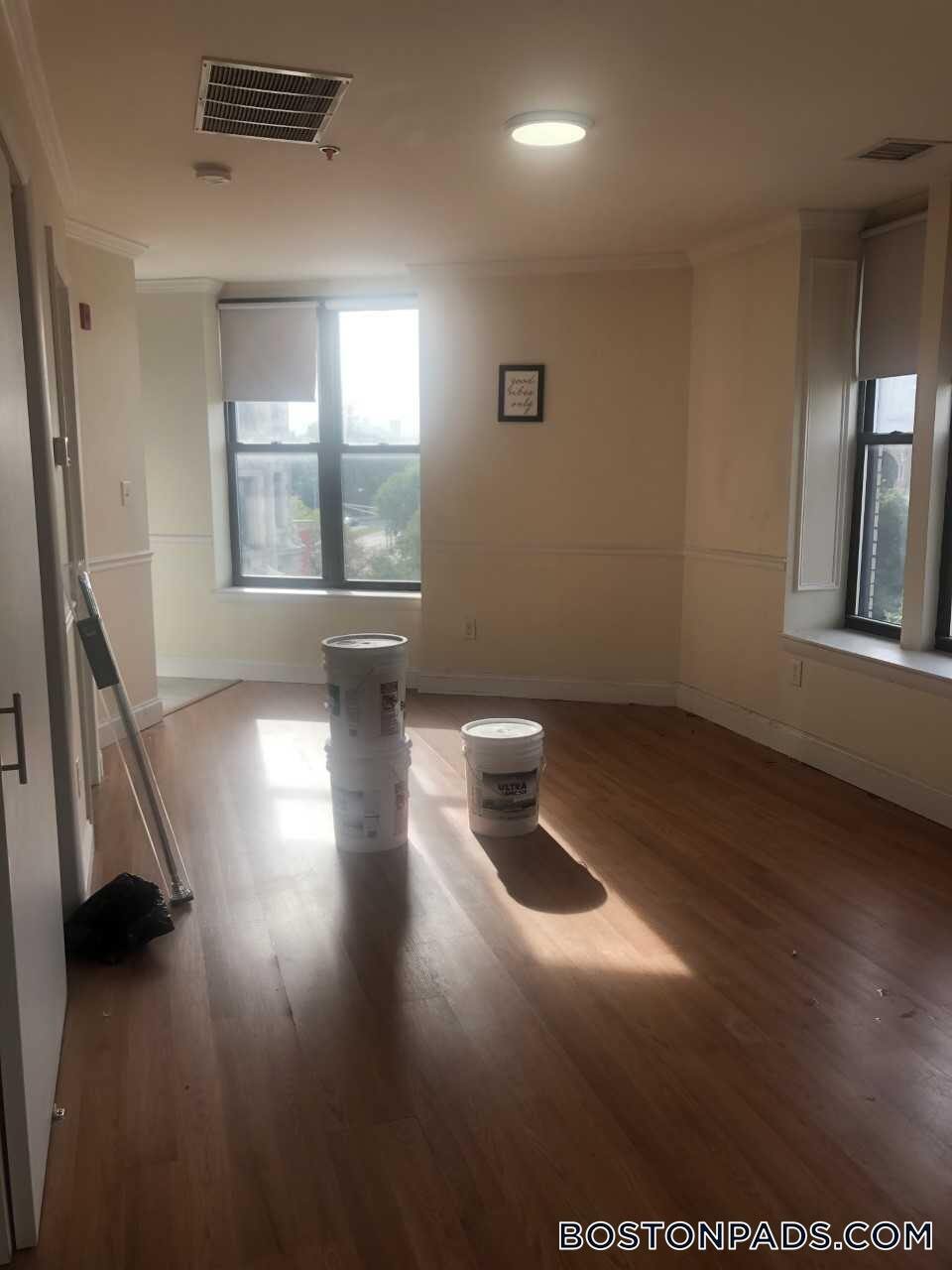 Building Photo - 1126 Boylston St