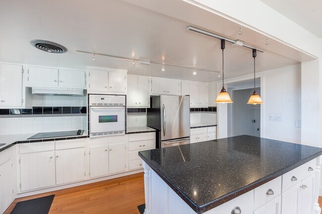 Building Photo - Stunning Turn of the 20th Century Home in ...