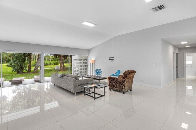 Building Photo - 900 Marble Way