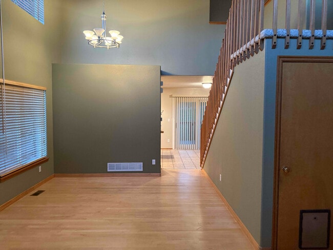 Building Photo - 9302 Wolfe Dr