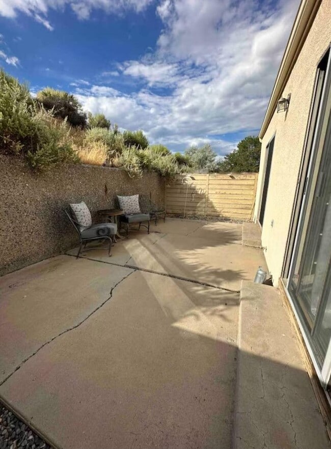 Building Photo - 385 Explorer Ct