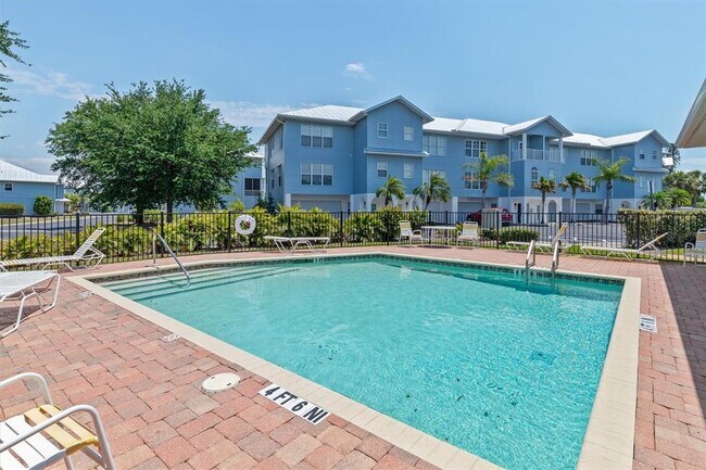 Building Photo - 3923 Cape Haze Dr