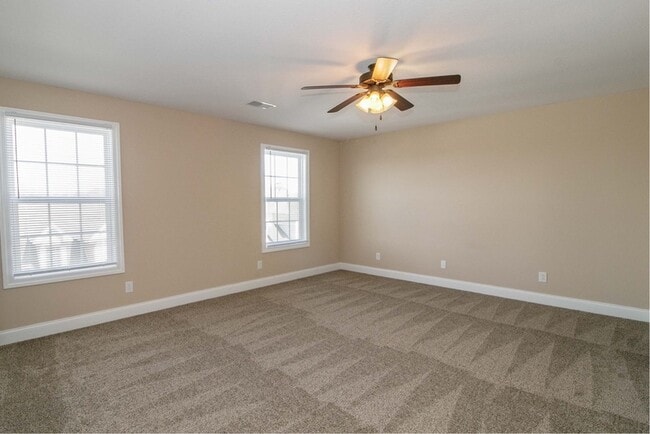 Building Photo - 123 Bogard Ln