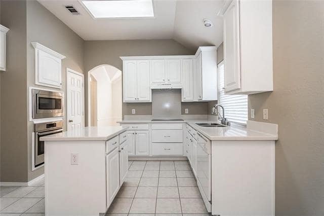 Building Photo - 2453 Cimmaron Dr