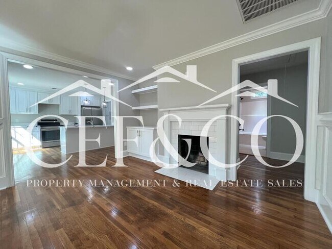 Building Photo - Spacious 3 bedroom home now available in Spartanburg!