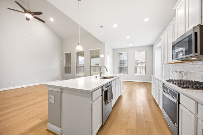 Building Photo - 17535 White Baneberry Dr