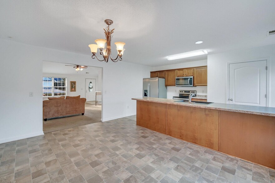 Building Photo - 134 Auburn Cir