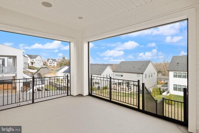 Building Photo - 857 N Manchester St