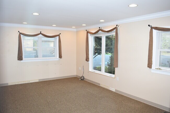 Building Photo - 72 Campbell Mill Rd