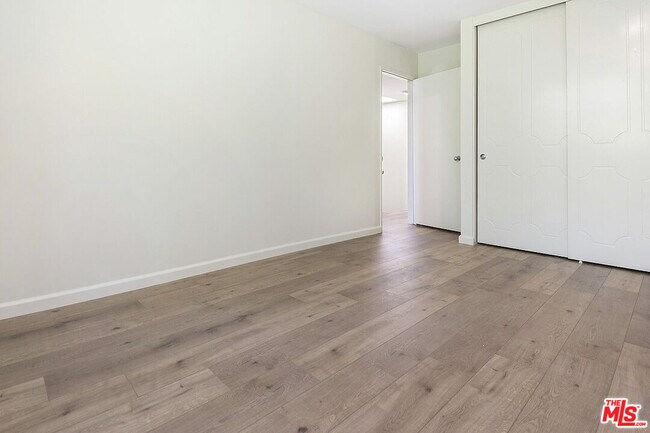 Building Photo - 2216 S Bentley Ave