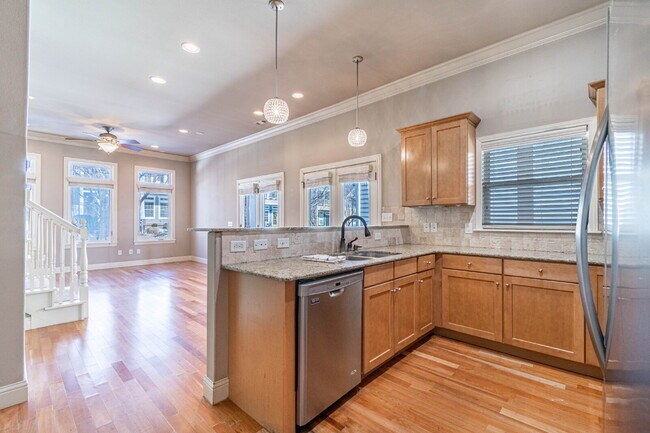 Building Photo - Charming 3-Bedroom Home with 2 Full Baths & 1,750 Sq. Ft. of Comfort in Fayetteville!