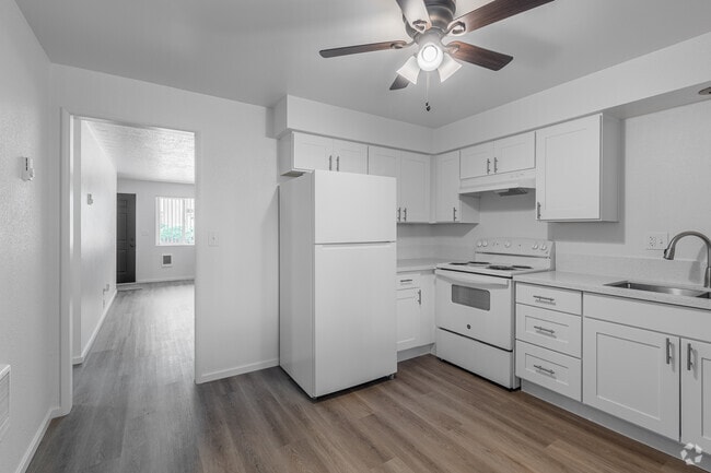 2BR, 1BA - 832SF - Kitchen - Willow Terrace Apartments