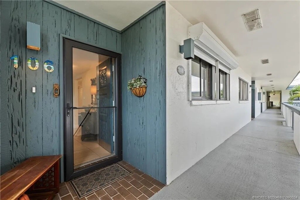 Entry to unit 2nd Floor - 175 SE Saint Lucie Blvd