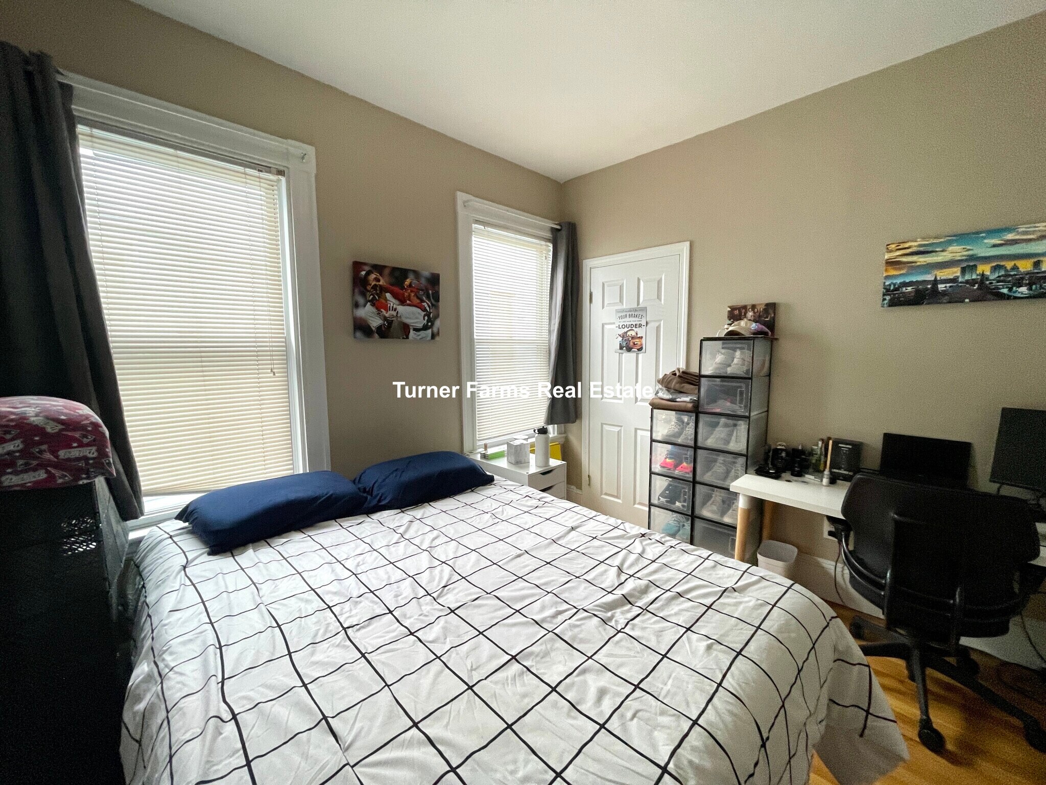 Building Photo - 42 Hillside St