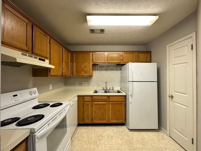 Building Photo - 6008 Woodrun Ct