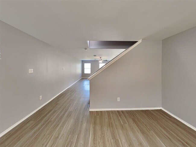 Building Photo - 2203 Shady Birch Dr