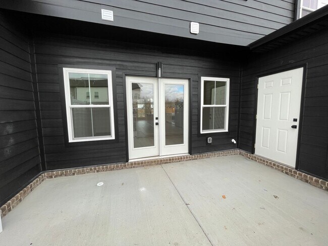 Building Photo - Hidden River Estates - Cason Area
