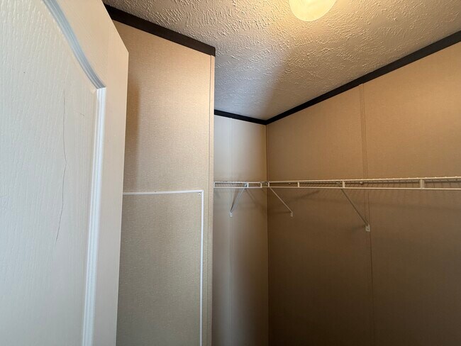 Building Photo - 3518 Wayside Terrace