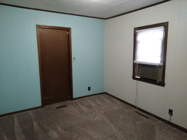 Building Photo - 1888 Spaulding Rd