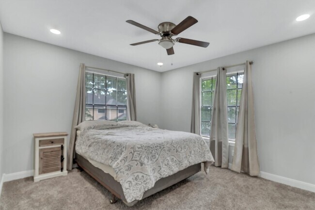 Building Photo - 12407 Rosehill Ln