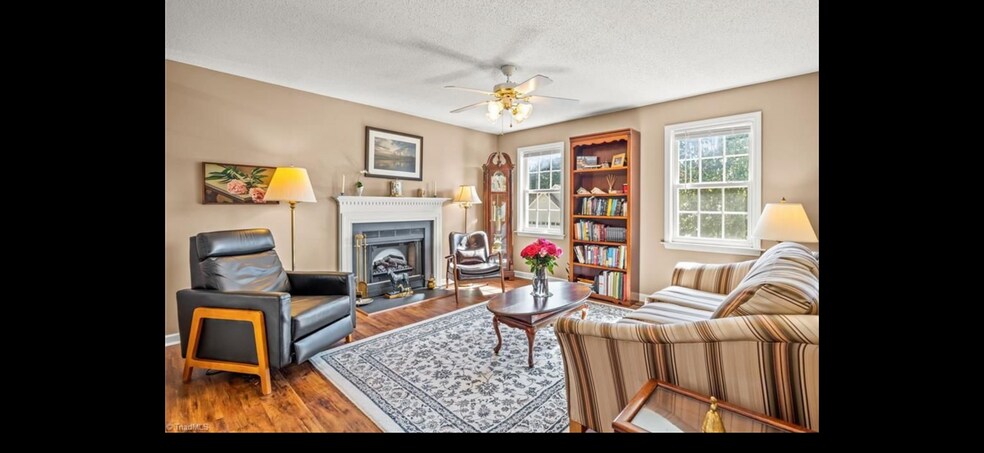 Building Photo - 1859 Camden Forest Dr