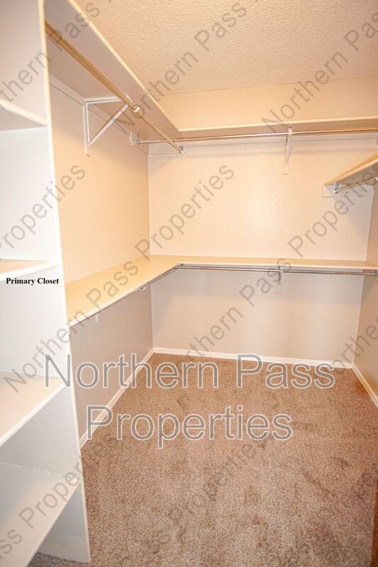 Building Photo - 10790 Adin St