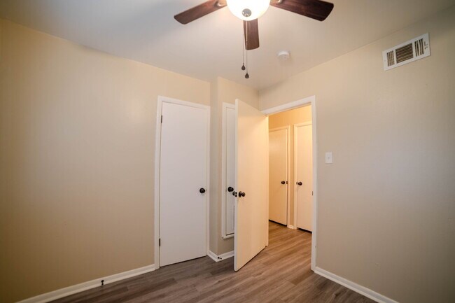 Building Photo - 506 Goodnight Dr