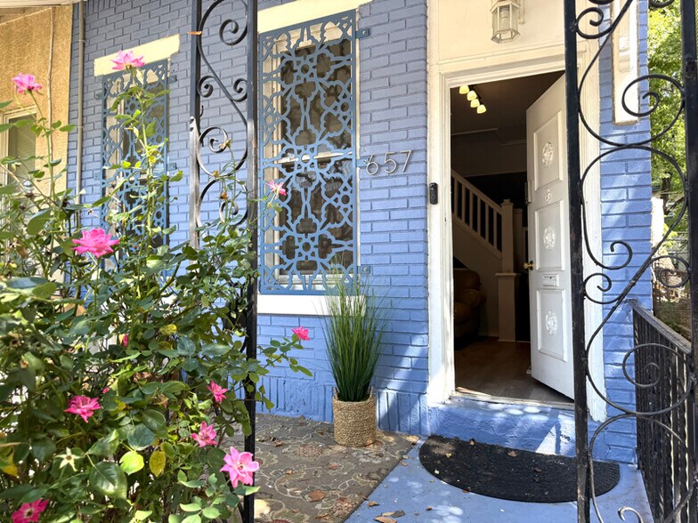 Primary Photo - 657 N 37th St