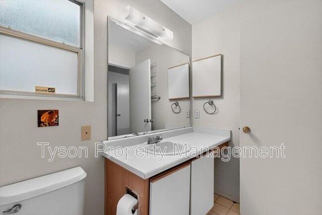 Building Photo - 3013 Taos Meadows Dr NE