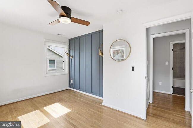 Building Photo - 2306 Riverview Terrace