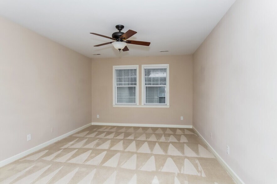 Building Photo - 8907 Arbor Creek Dr