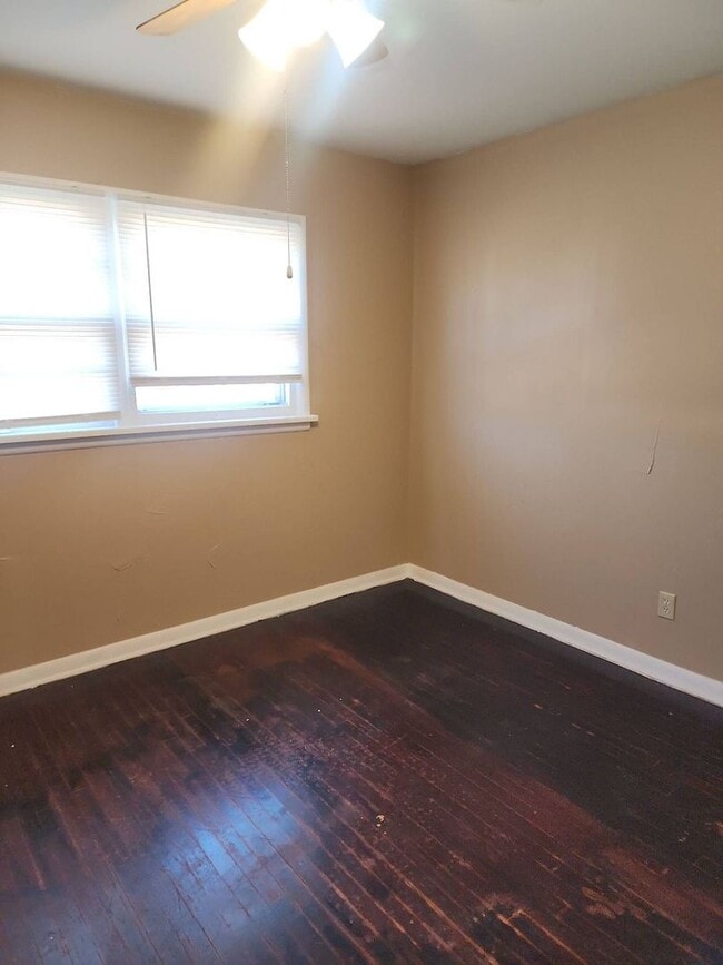 Building Photo - 2 Bed 1.5 Bath in OKC!