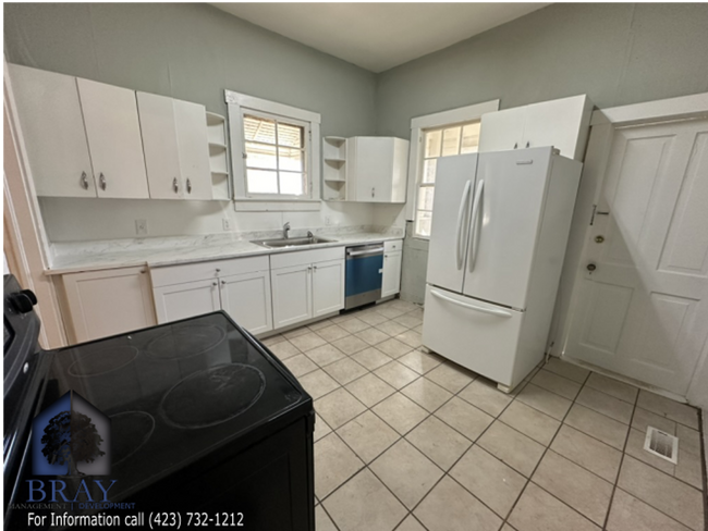Building Photo - Cozy cottage in the heart of Kingsport!