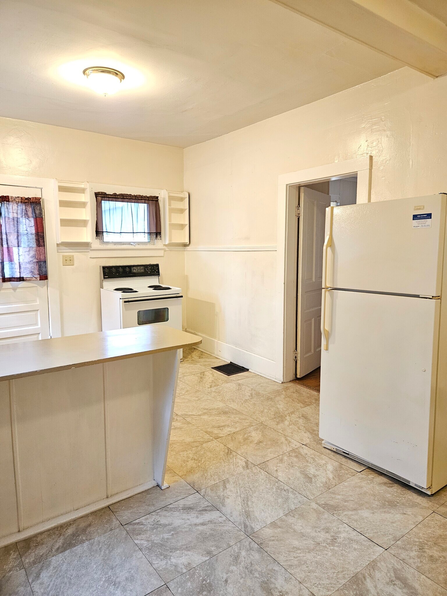 Kitchen - 301 N Division St