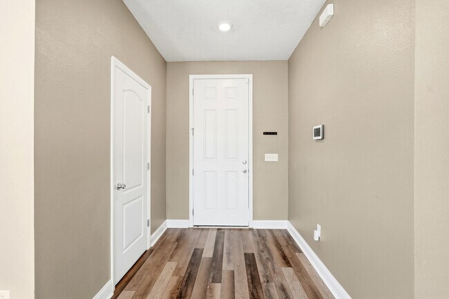 Building Photo - 216 Santorini Ct