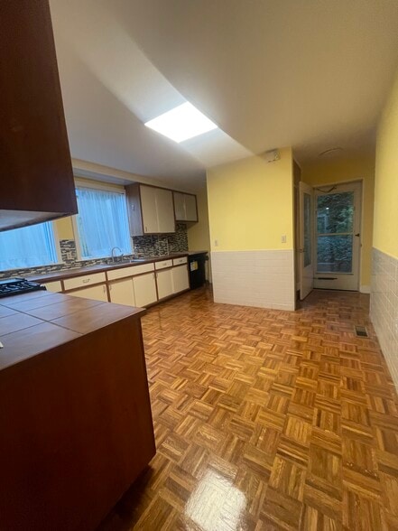 Building Photo - 10 Packard Ave