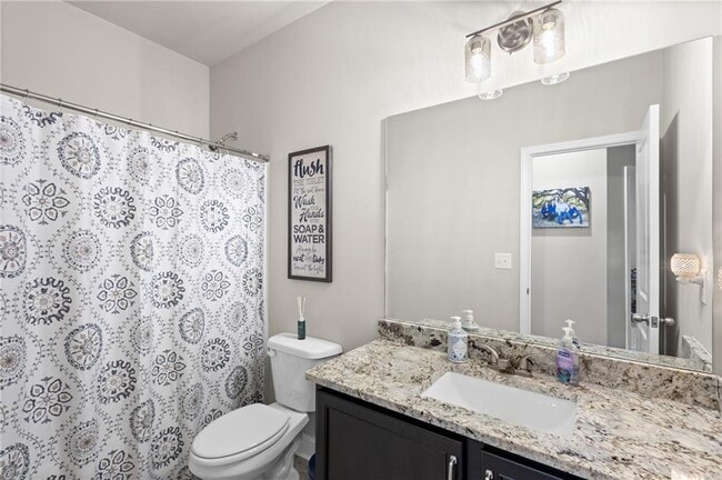 Building Photo - 2121 Charmond Dr