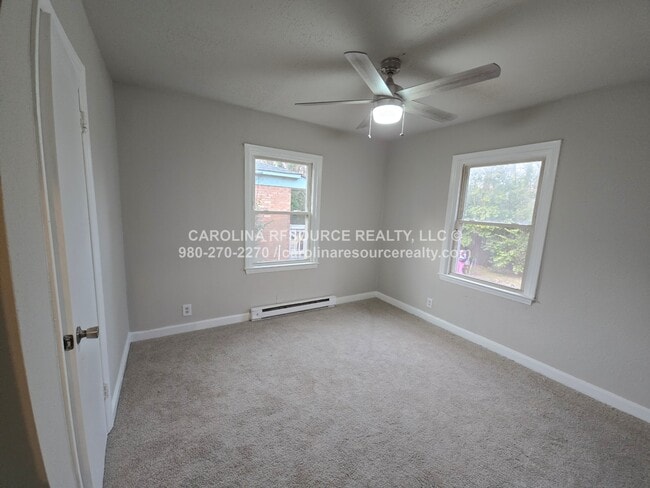 Building Photo - 638 Miller St