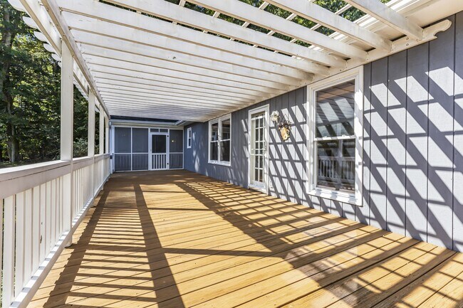 Building Photo - 1105 Chelsey Ct