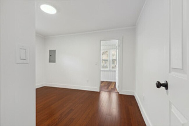 Building Photo - 415 Herkimer St