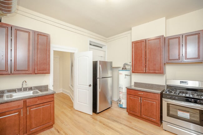 Building Photo - 262 W 26th St